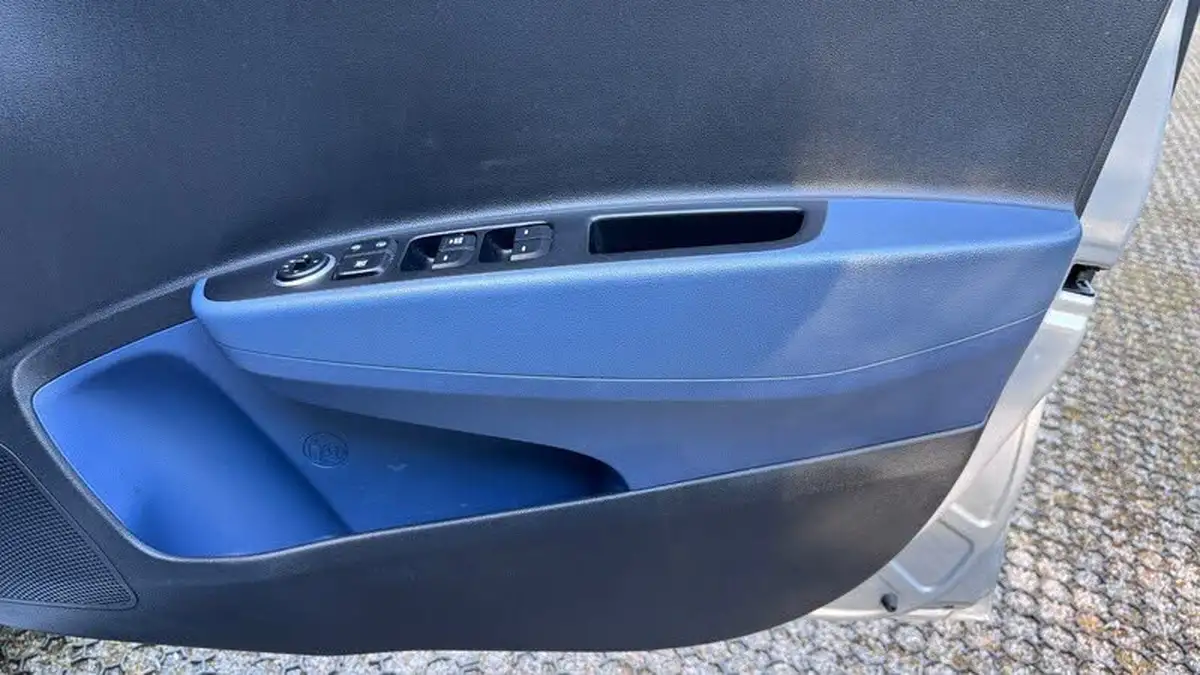 2016-hyundai-i10-12-se-big-14