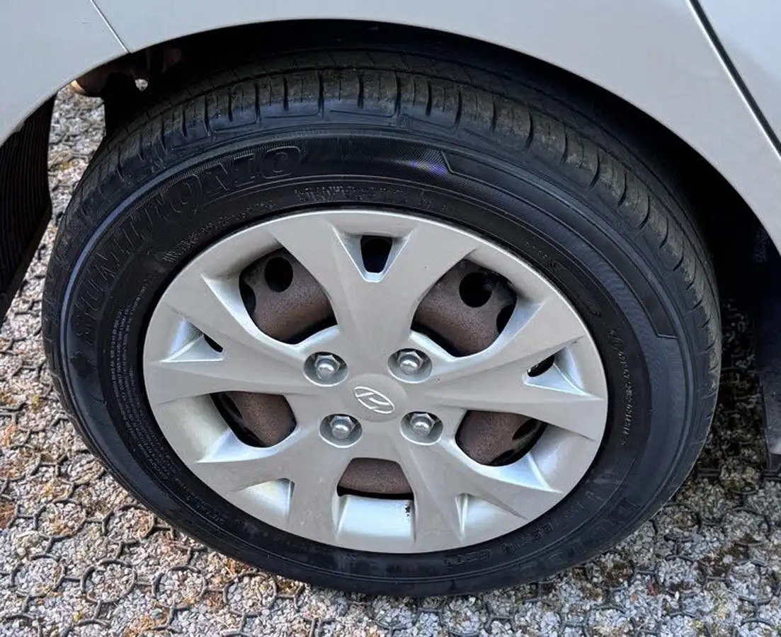2016-hyundai-i10-12-se-big-38
