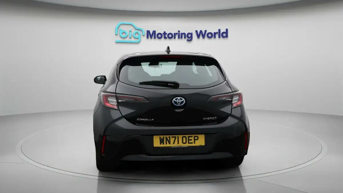 2021-toyota-corolla-18-vvt-i-icon-tech-trk-hatchback-5d-big-6