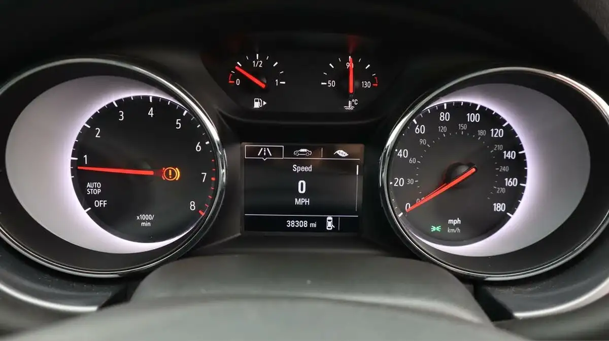 2019-vauxhall-astra-14i-16v-turbo-tech-line-nav-125ps-ss-hatchback-big-10