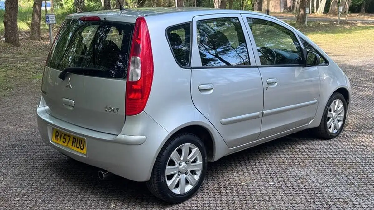 2008-mitsubishi-colt-15td-cz2-big-12