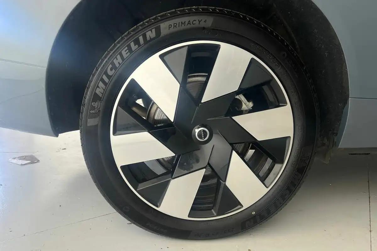 2024-volvo-xc60-20-b5-plus-big-23