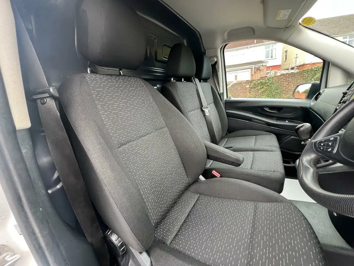 2021-mercedes-benz-vito-18-cdi-110-progressive-l1-panel-big-14
