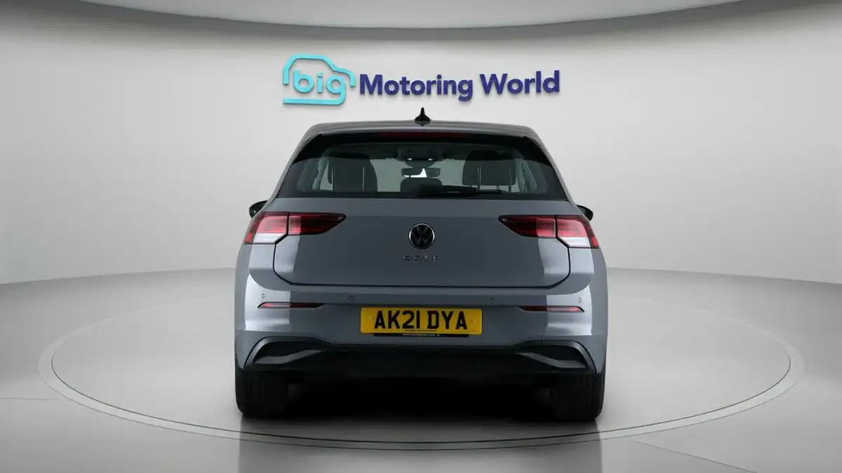 2021-volkswagen-golf-15-tsi-life-150ps-hatchback-big-6