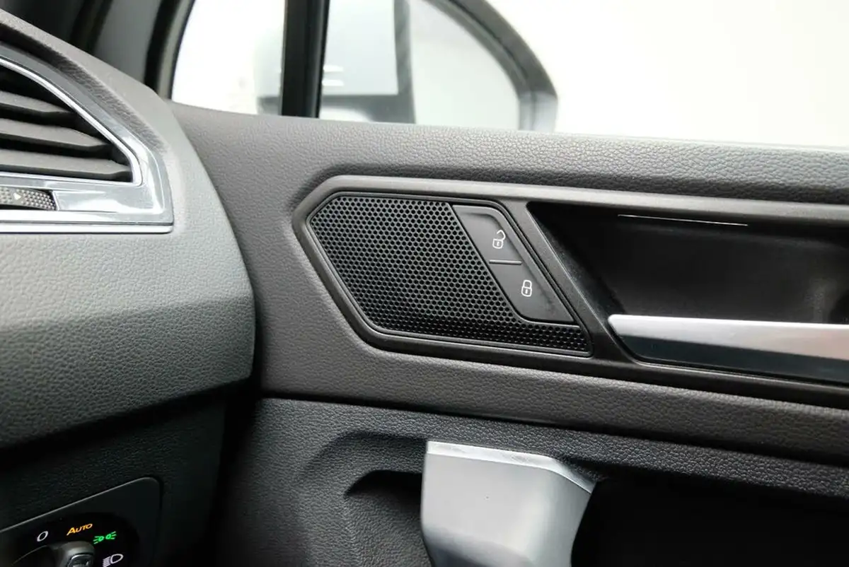 2024-volkswagen-tiguan-15-tsi-r-line-edition-big-44