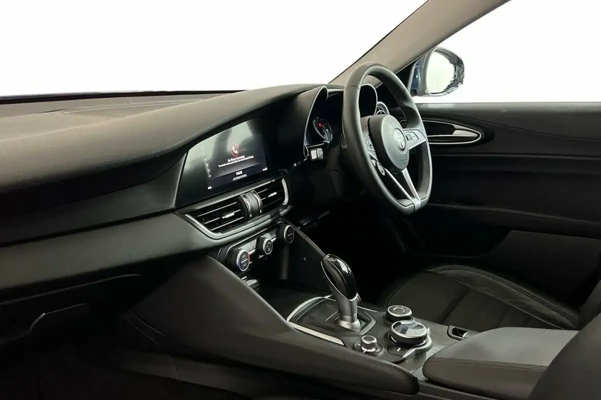 2018-alfa-romeo-giulia-22td-tecnica-147bhp-big-10