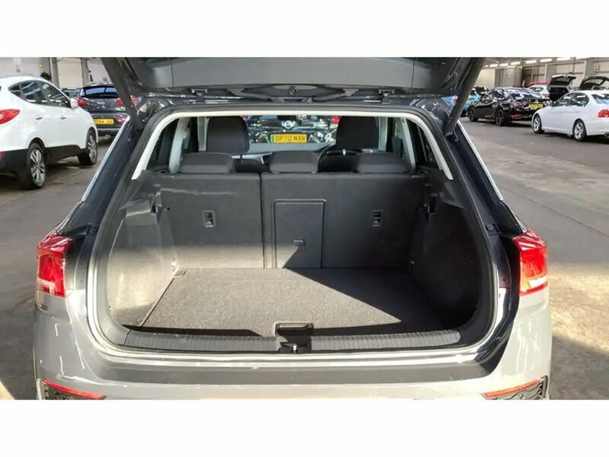 2021-volkswagen-t-roc-15-tsi-active-hatchback-5d-big-10