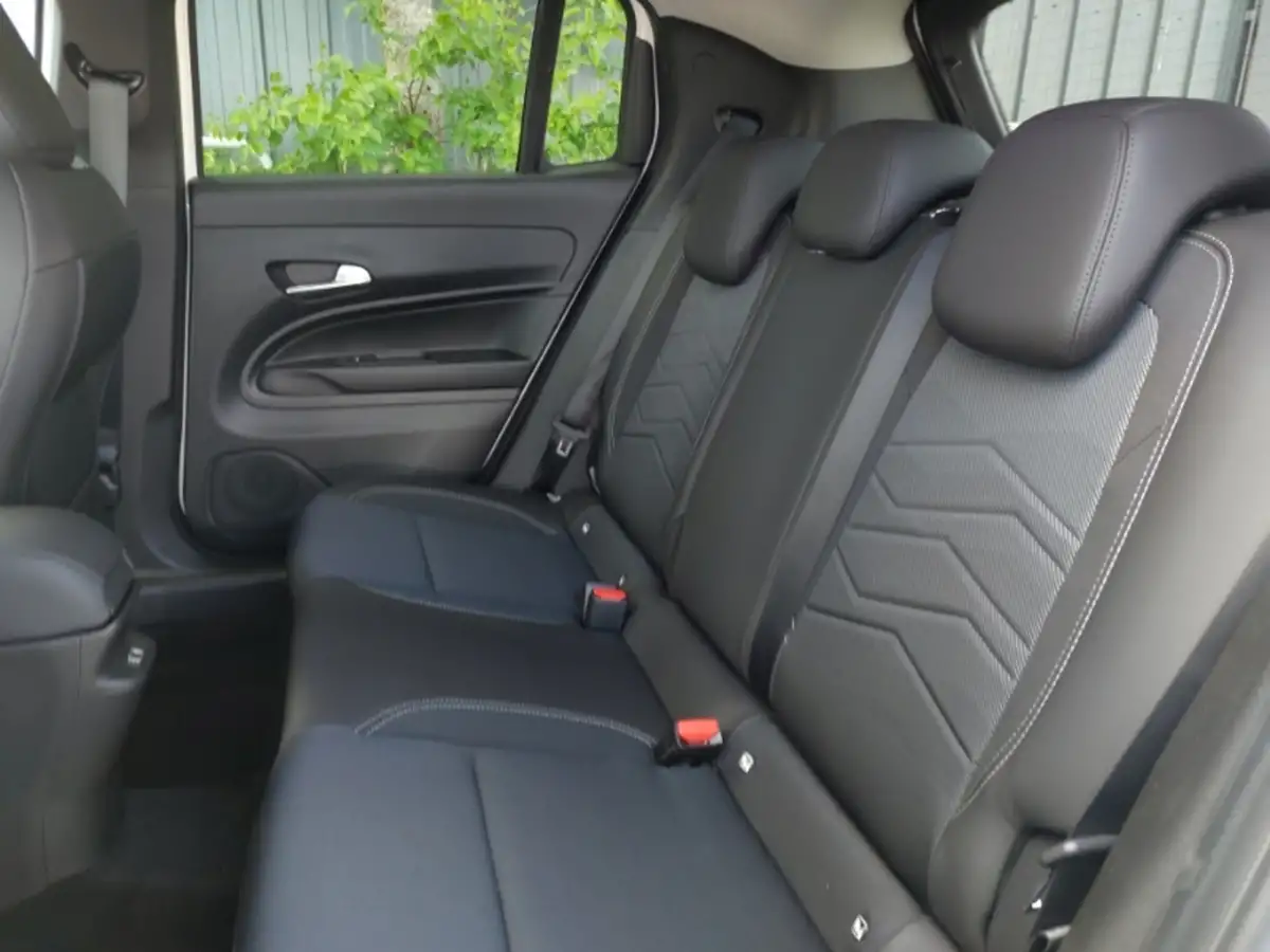 2025-jeep-avenger-12-gse-summit-big-5