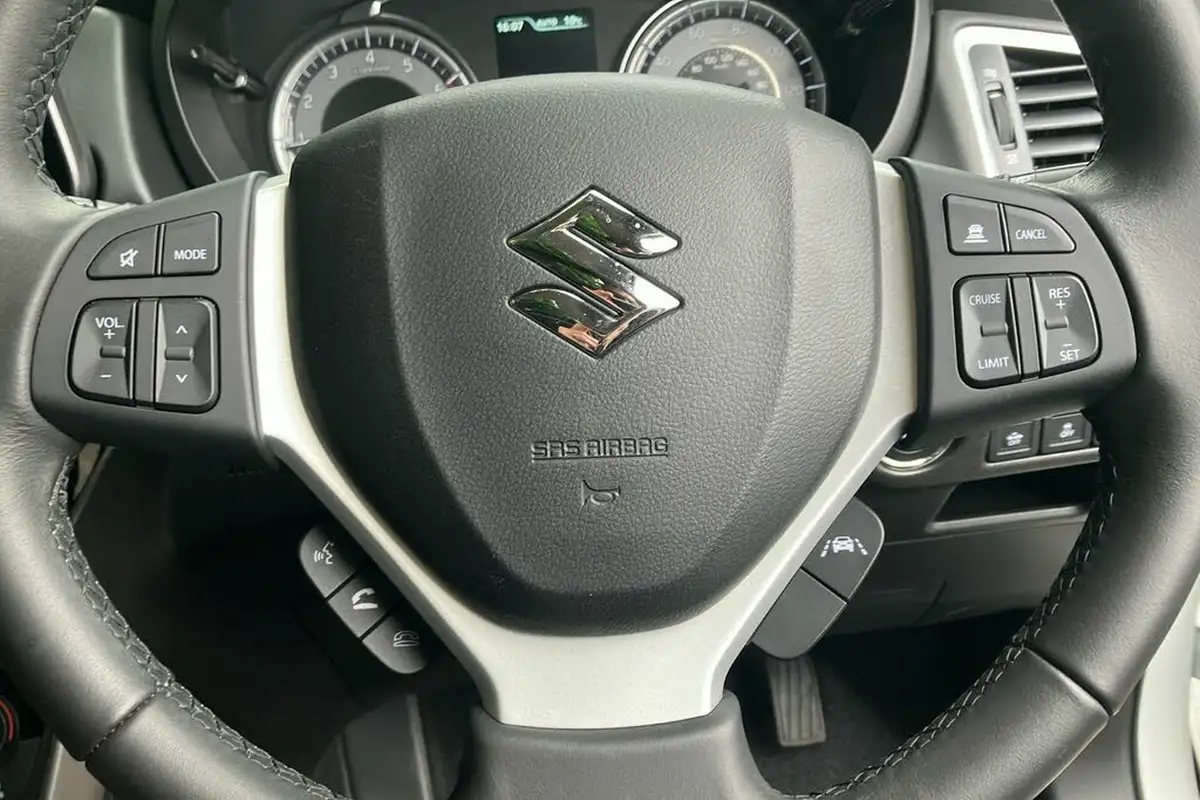 2024-suzuki-s-cross-14-boosterjet-ultra-allgrip-big-19