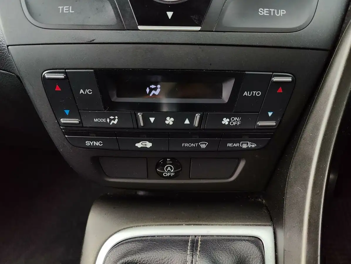 2013-honda-civic-16td-es-big-17