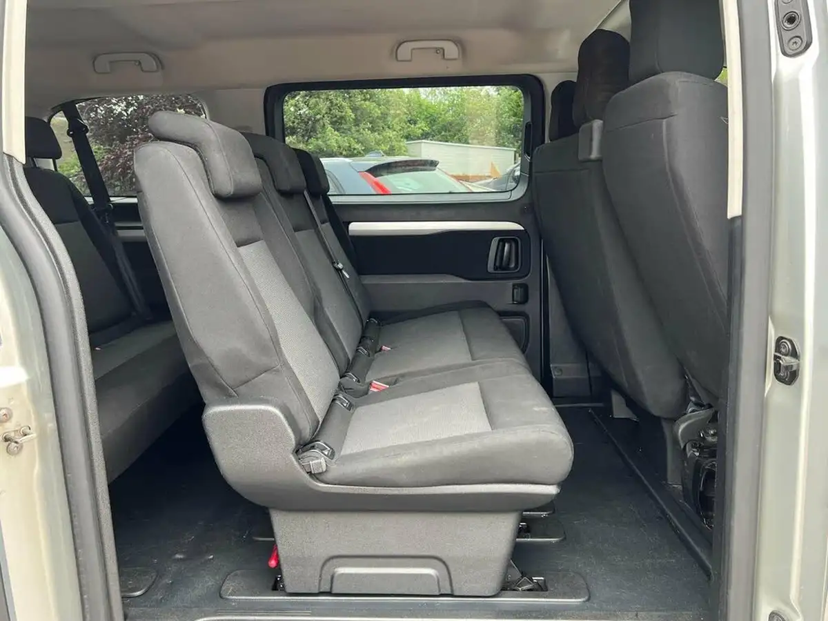 2019-citroen-spacetourer-15bluehdi-business-m-big-36