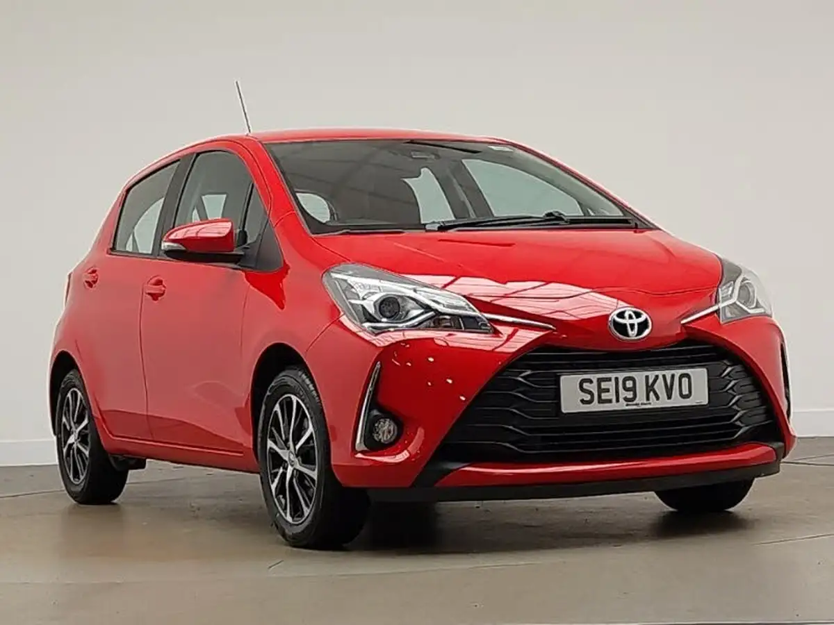 2019-toyota-yaris-15-vvt-i-icon-tech-111bhp-1496cc-big-0