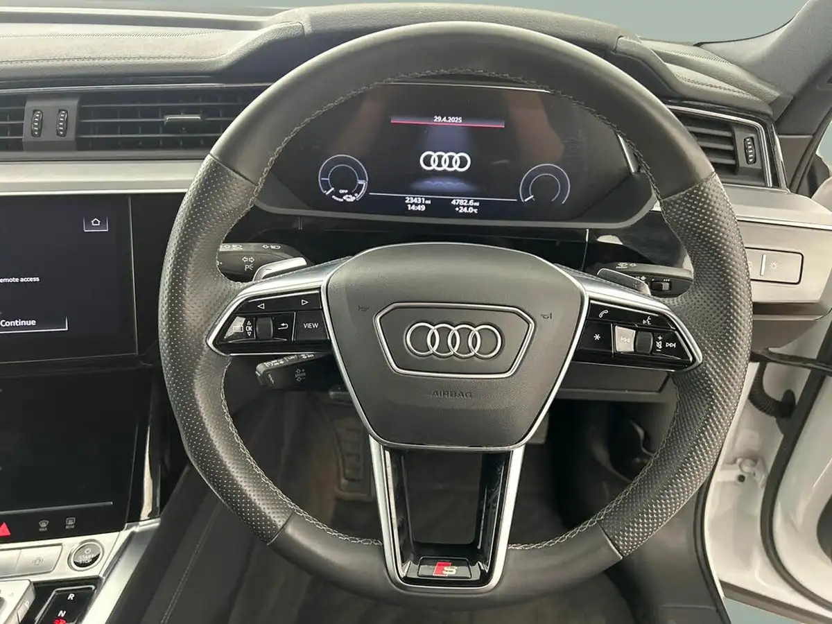 2021-audi-e-tron-55e-s-line-sportback-big-21