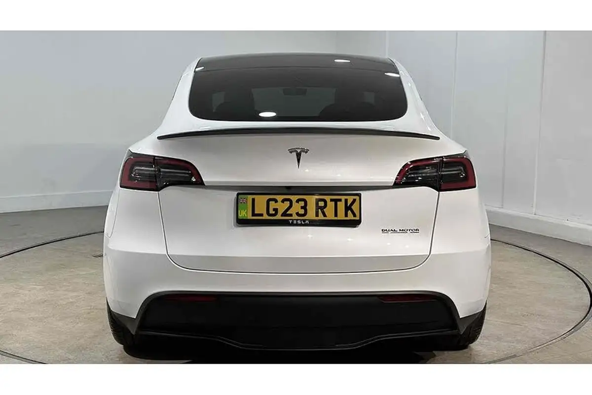 2023-tesla-model-y-e-performance-big-9