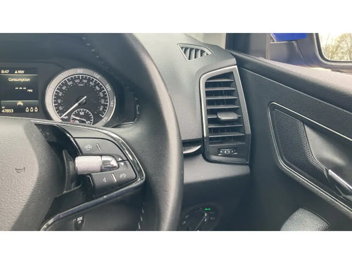 2022-skoda-karoq-15-tsi-se-l-big-17