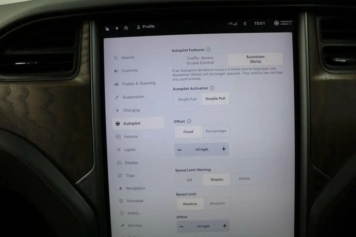 2020-tesla-model-s-e-long-range-big-56