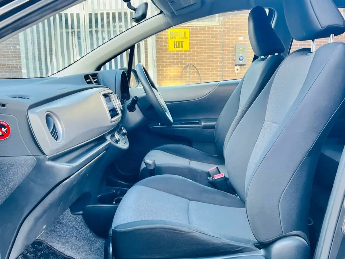 2013-toyota-yaris-133-tr-5d-m-drive-s-big-15