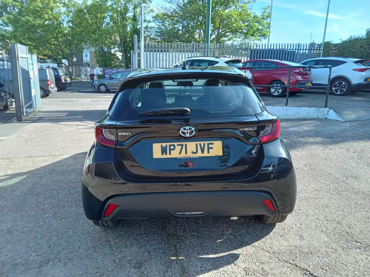 2021-toyota-yaris-15-vvt-i-icon-114bhp-hybrid-1490cc-e-cvt-big-6