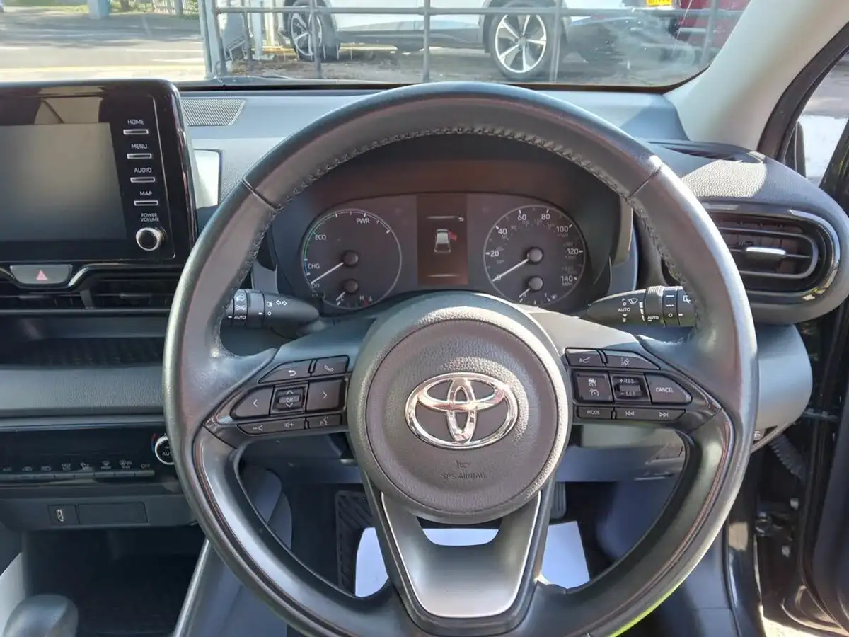 2021-toyota-yaris-15-vvt-i-icon-114bhp-hybrid-1490cc-e-cvt-big-28