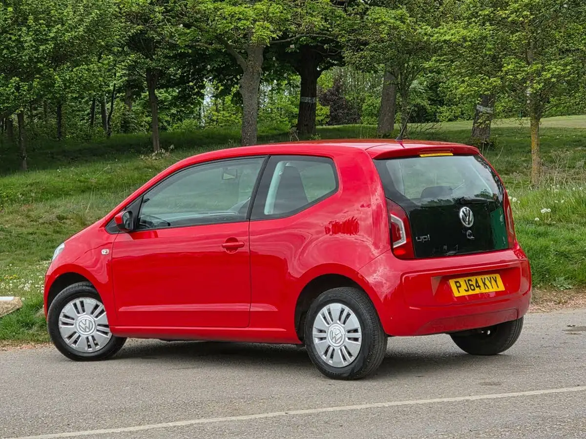 2014-volkswagen-up-10-move-up-59bhp-3d-big-4