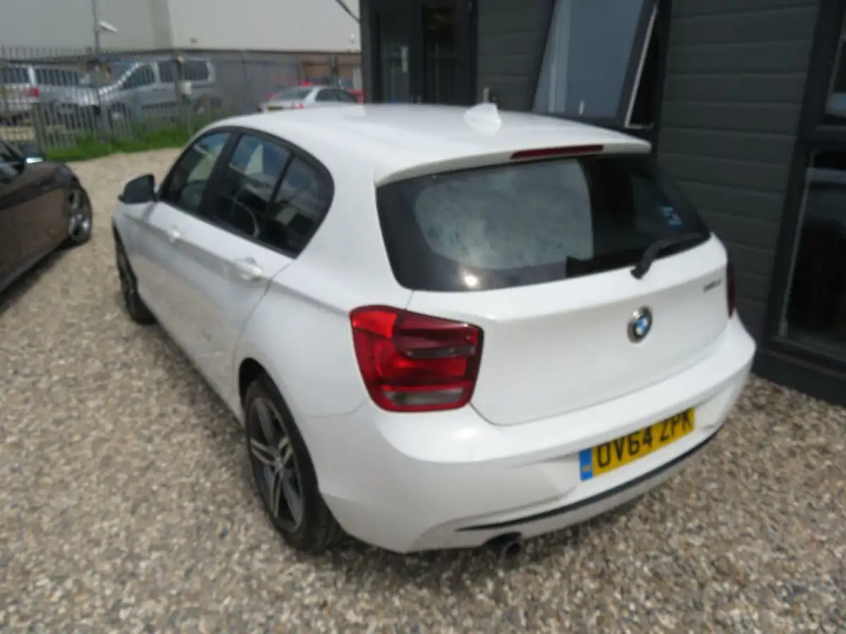 2014-bmw-1-series-20td-116d-sport-116bhp-ss-sports-hatch-5d-big-31
