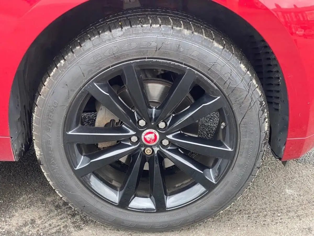 2016-jaguar-f-pace-20-i4d-r-sport-awd-auto-big-24