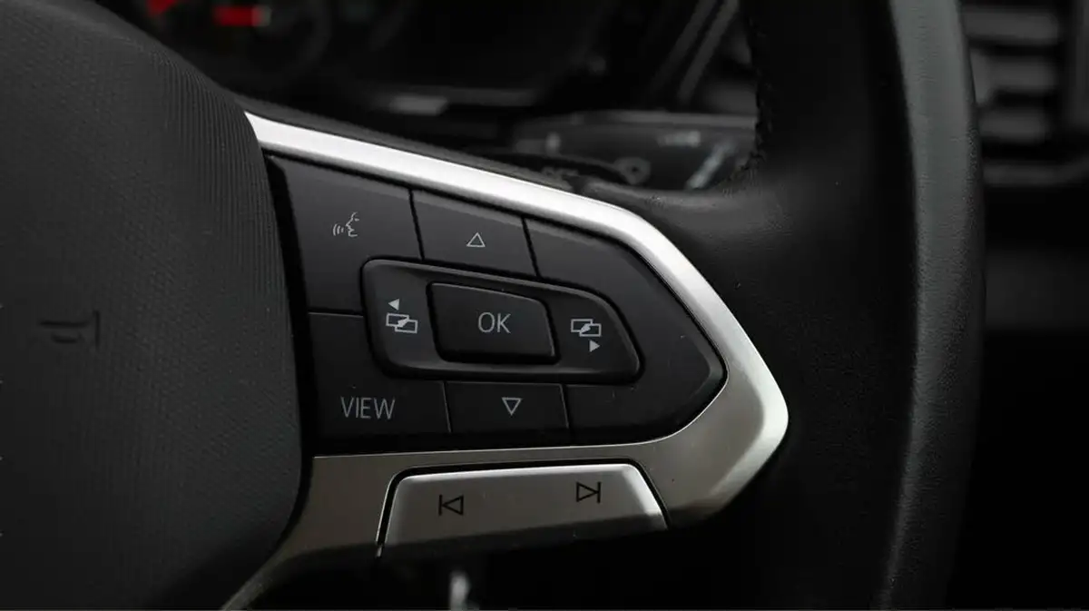 2022-volkswagen-t-cross-10-tsi-black-edition-110ps-dsg-big-36