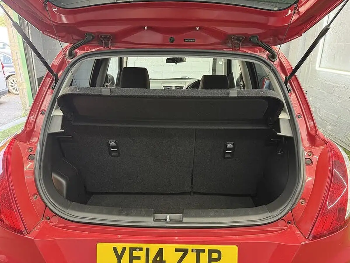 2014-suzuki-swift-12-sz4-94ps-nav-5d-big-45