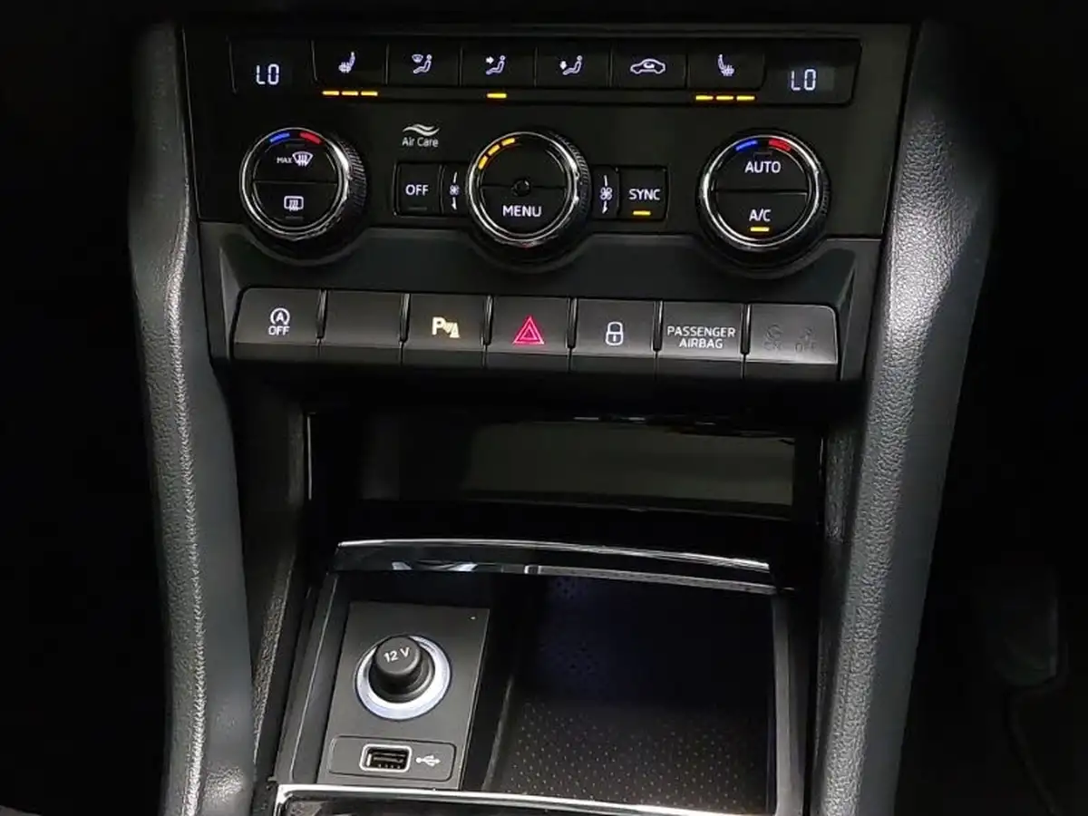 2018-skoda-karoq-15-tsi-edition-ss-big-17