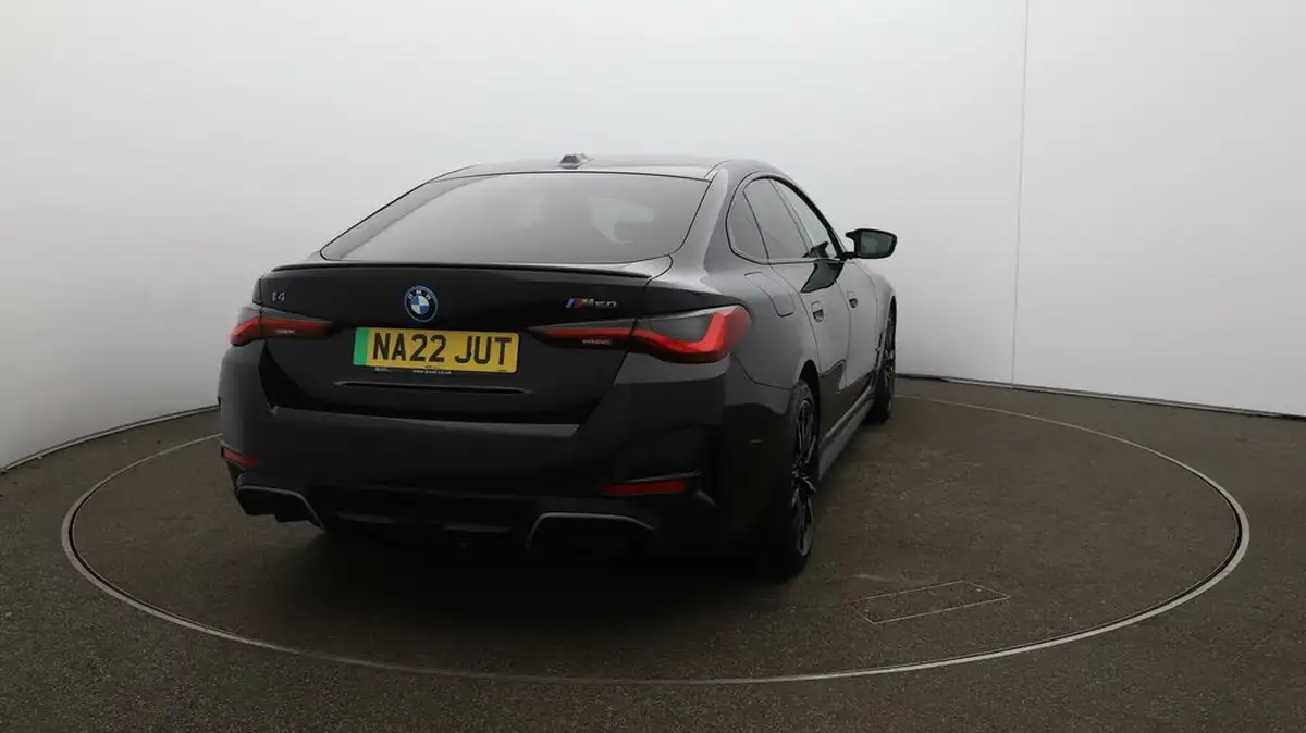 2022-bmw-i4-e-m50-big-56