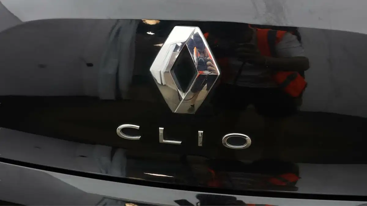 2019-renault-clio-10-sce-iconic-big-19
