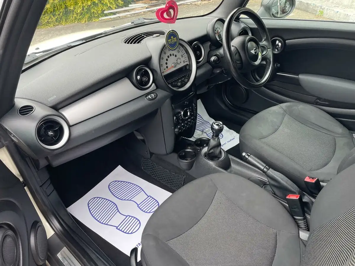 2010-mini-cooper-16-one-98bhp-convertible-2d-big-14