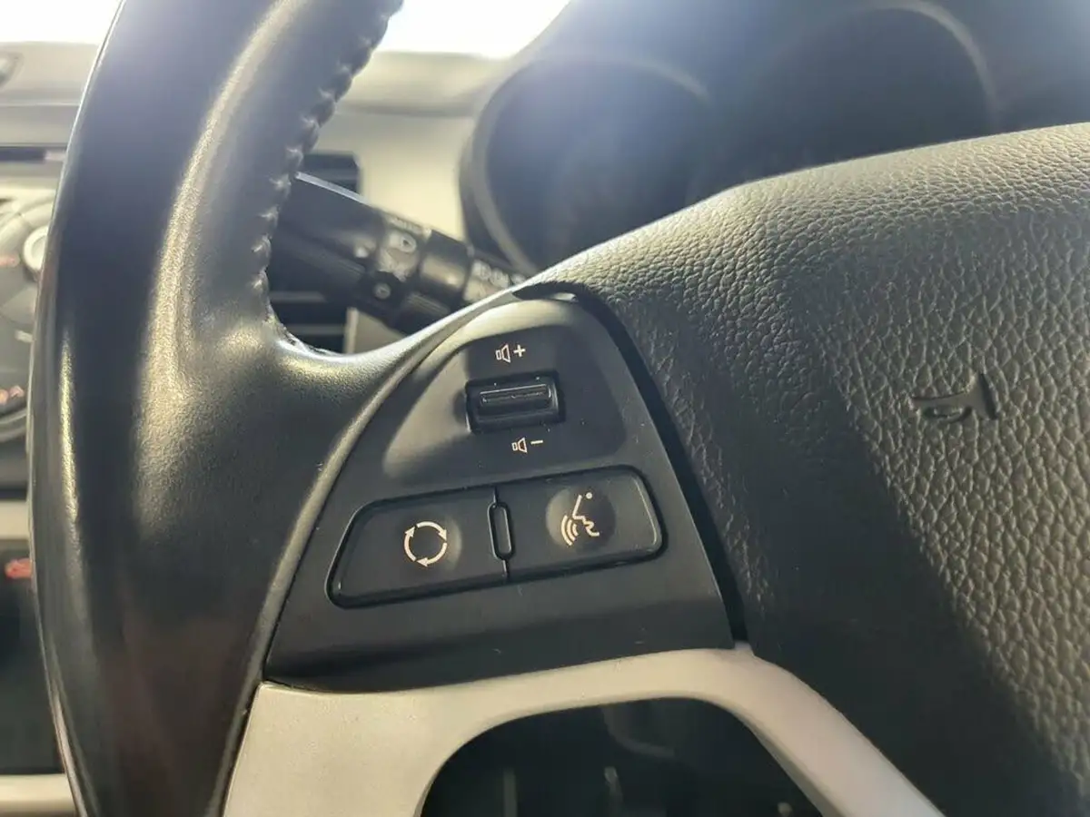 2013-kia-picanto-10-city-big-27