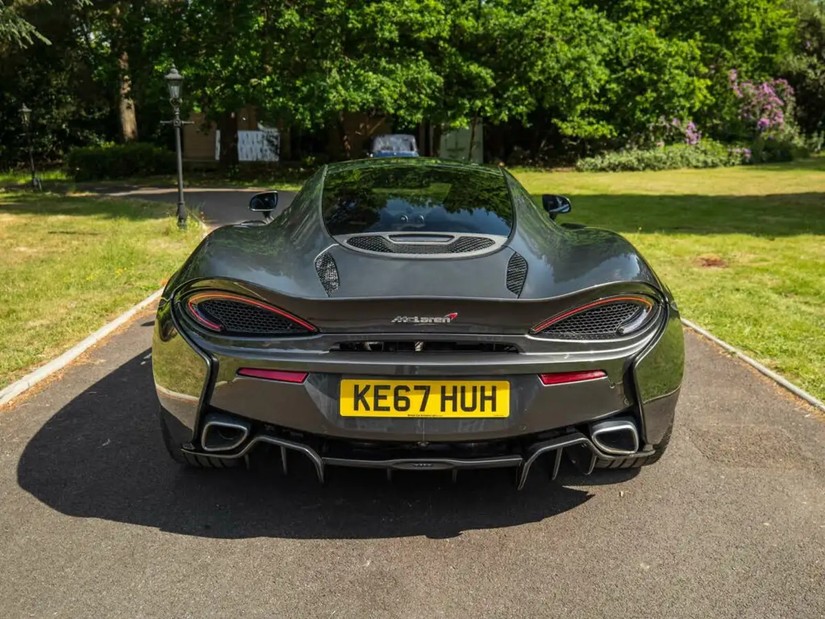 2017-mclaren-570gt-38-big-5