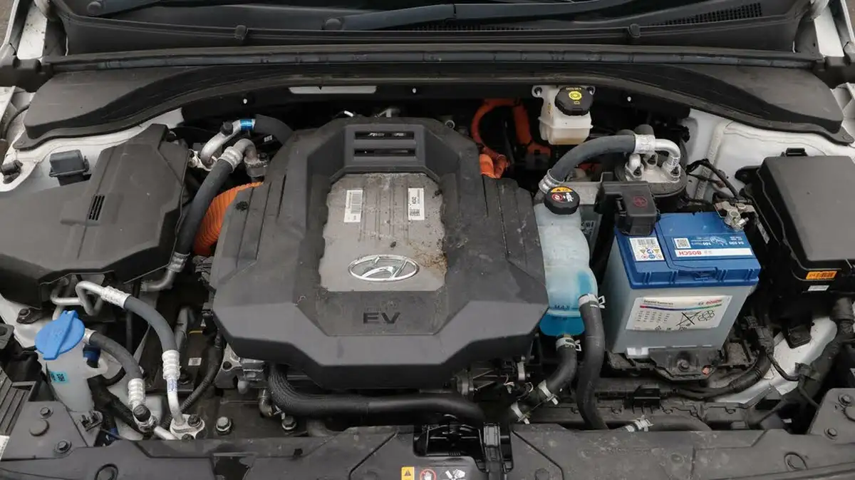 2021-hyundai-ioniq-e-premium-se-electric-100kw-big-19