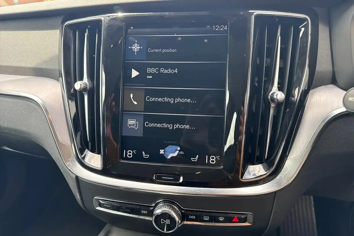 2019-volvo-v60-20td-d4-cross-country-big-43