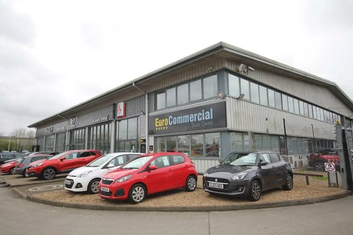 2021-smart-forfour-eq-premium-big-8