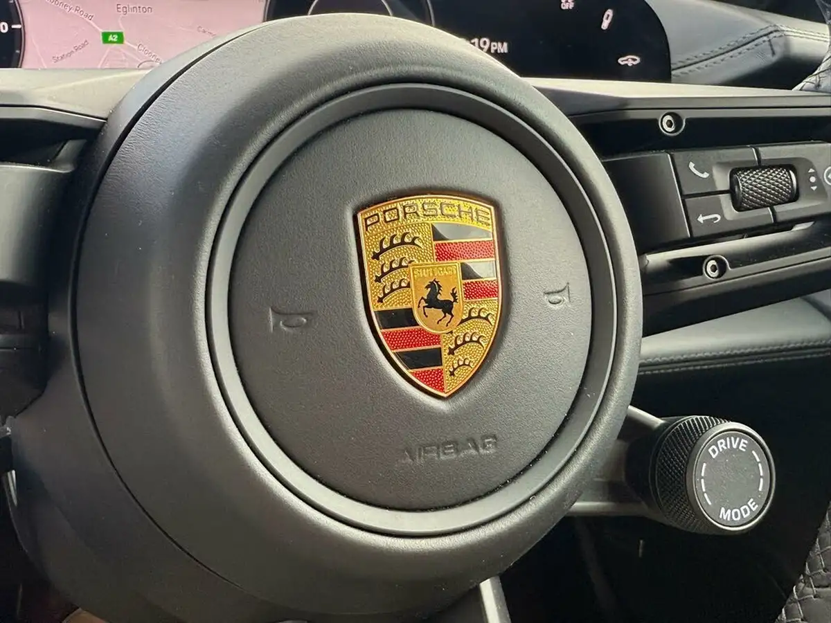 2020-porsche-taycan-e-turbo-big-34