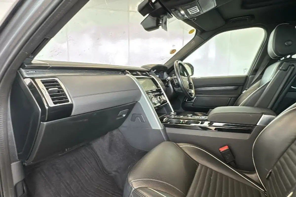 2019-land-rover-discovery-30-sd6-hse-big-13