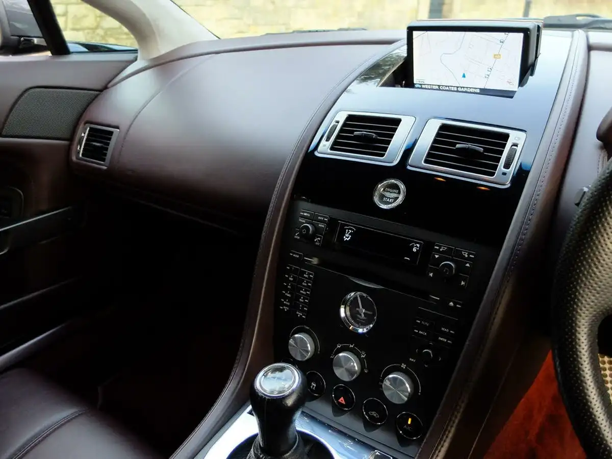 2008-aston-martin-vantage-43-coupe-big-10