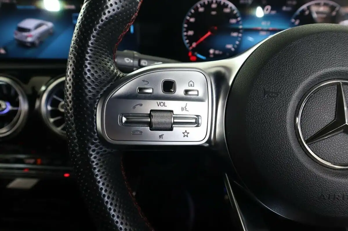 2019-mercedes-benz-a-class-20-a250-amg-line-premium-hatchback-5d-big-17