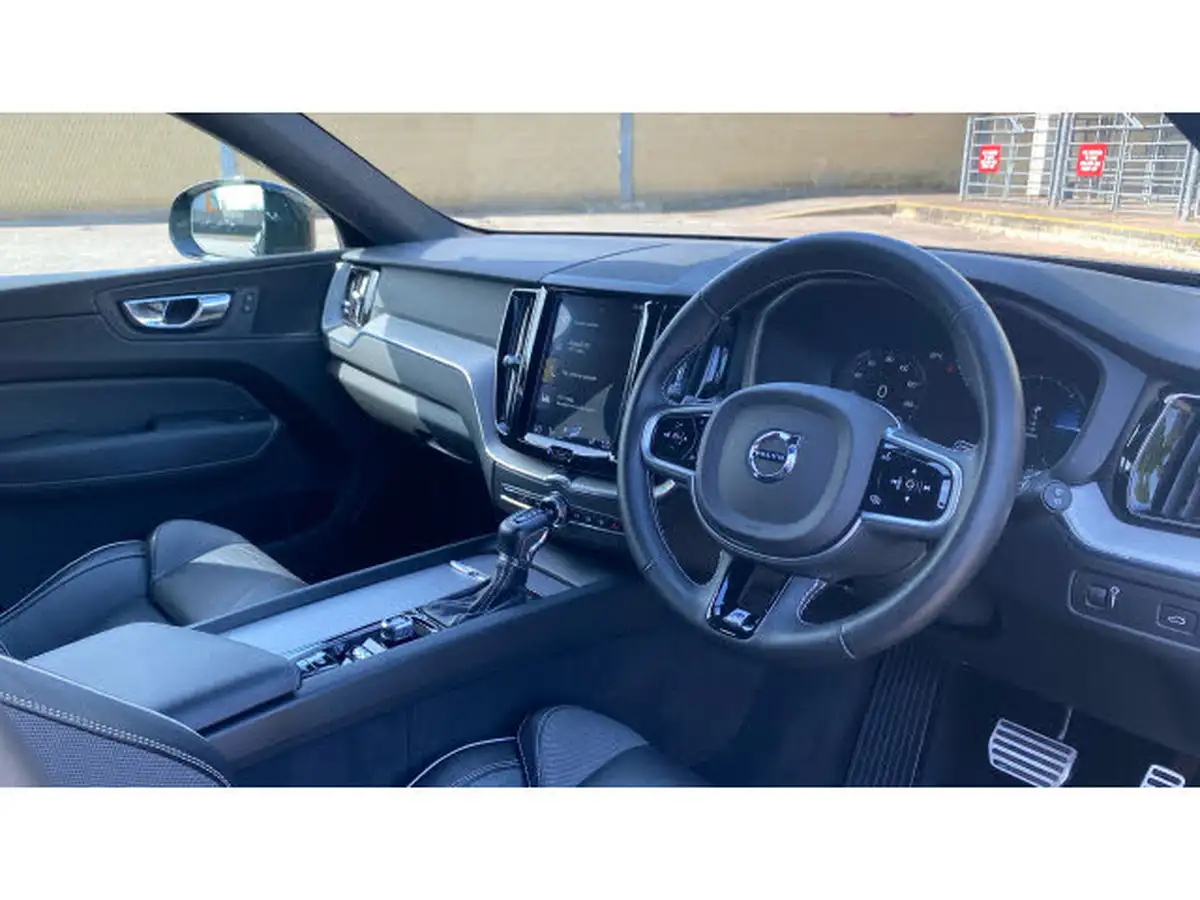 2019-volvo-xc60-20-t5-r-design-awd-big-4