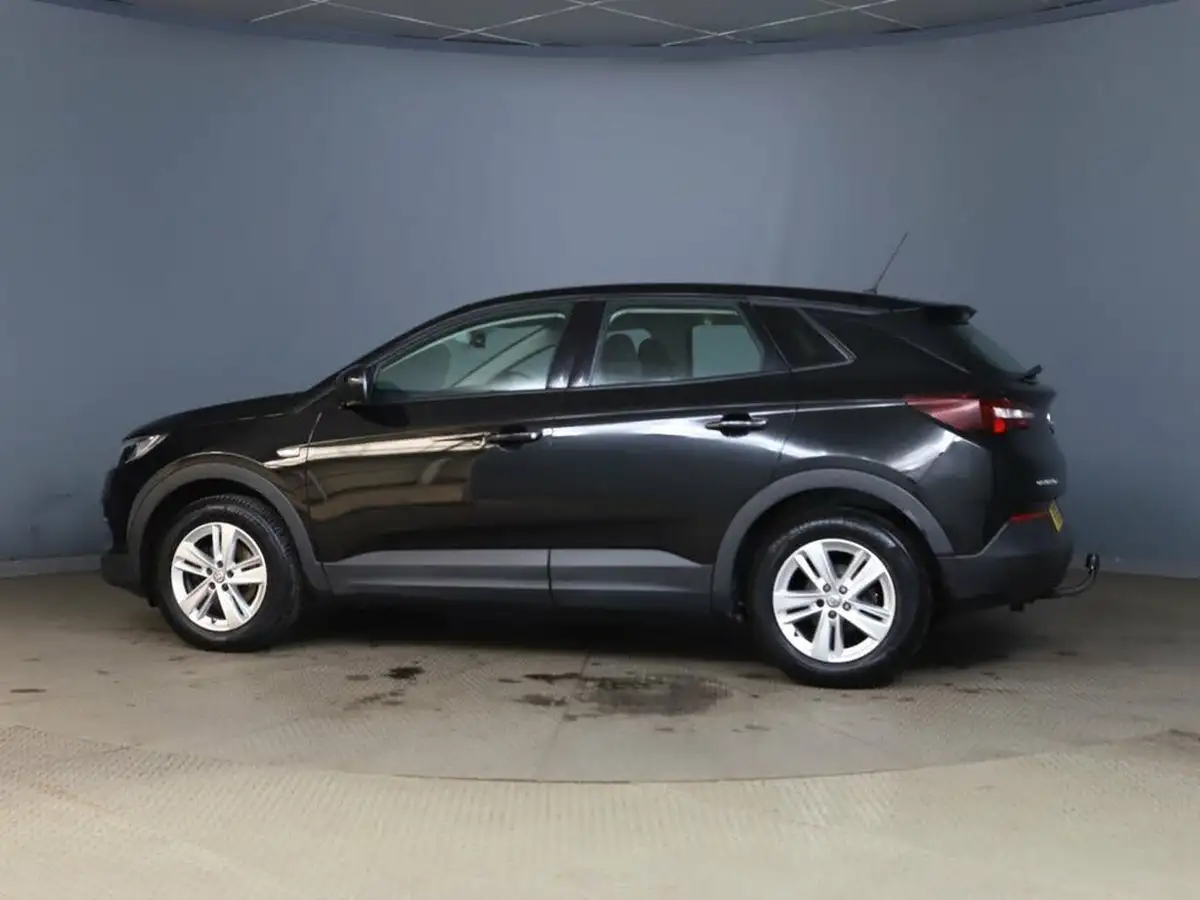 2020-vauxhall-grandland-x-15td-se-premium-ecotec-blueinjection-big-9