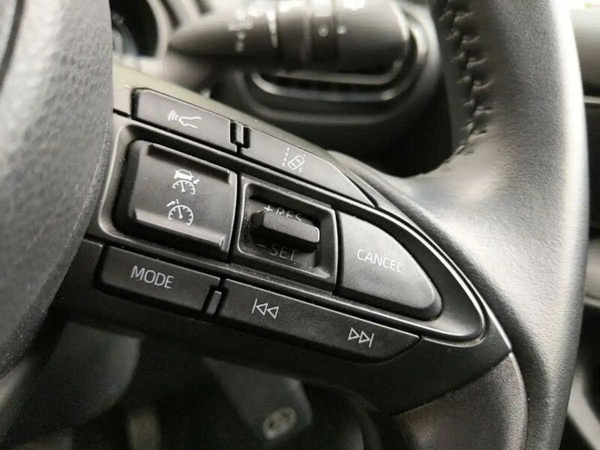 2022-toyota-yaris-15-vvt-i-design-big-17