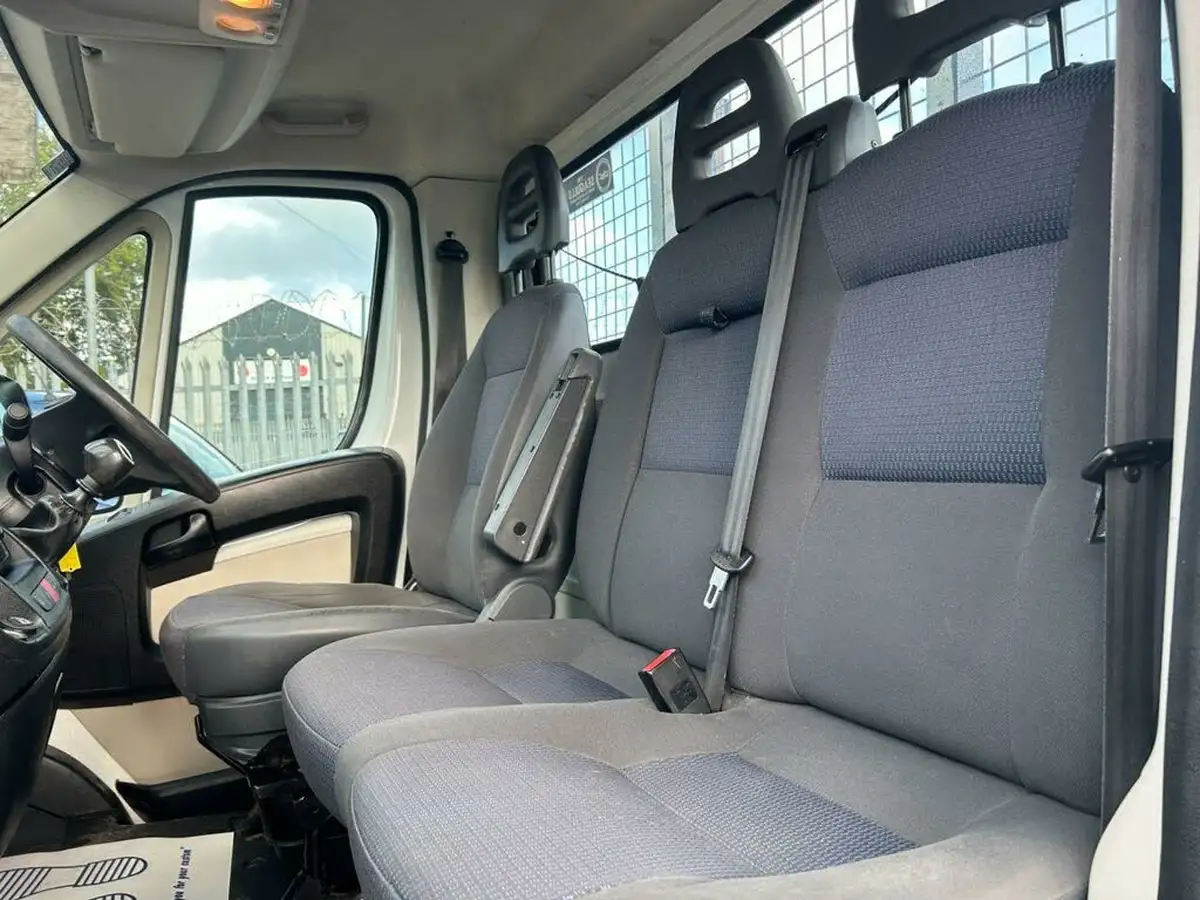 2012-citroen-relay-22td-35-mwb-chassis-cab-big-6