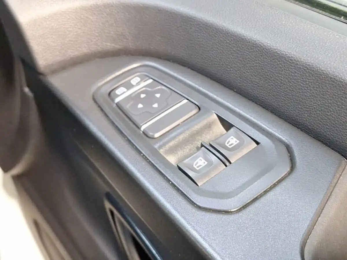 2022-renault-trafic-20dci-ll30-130-business-panel-big-13