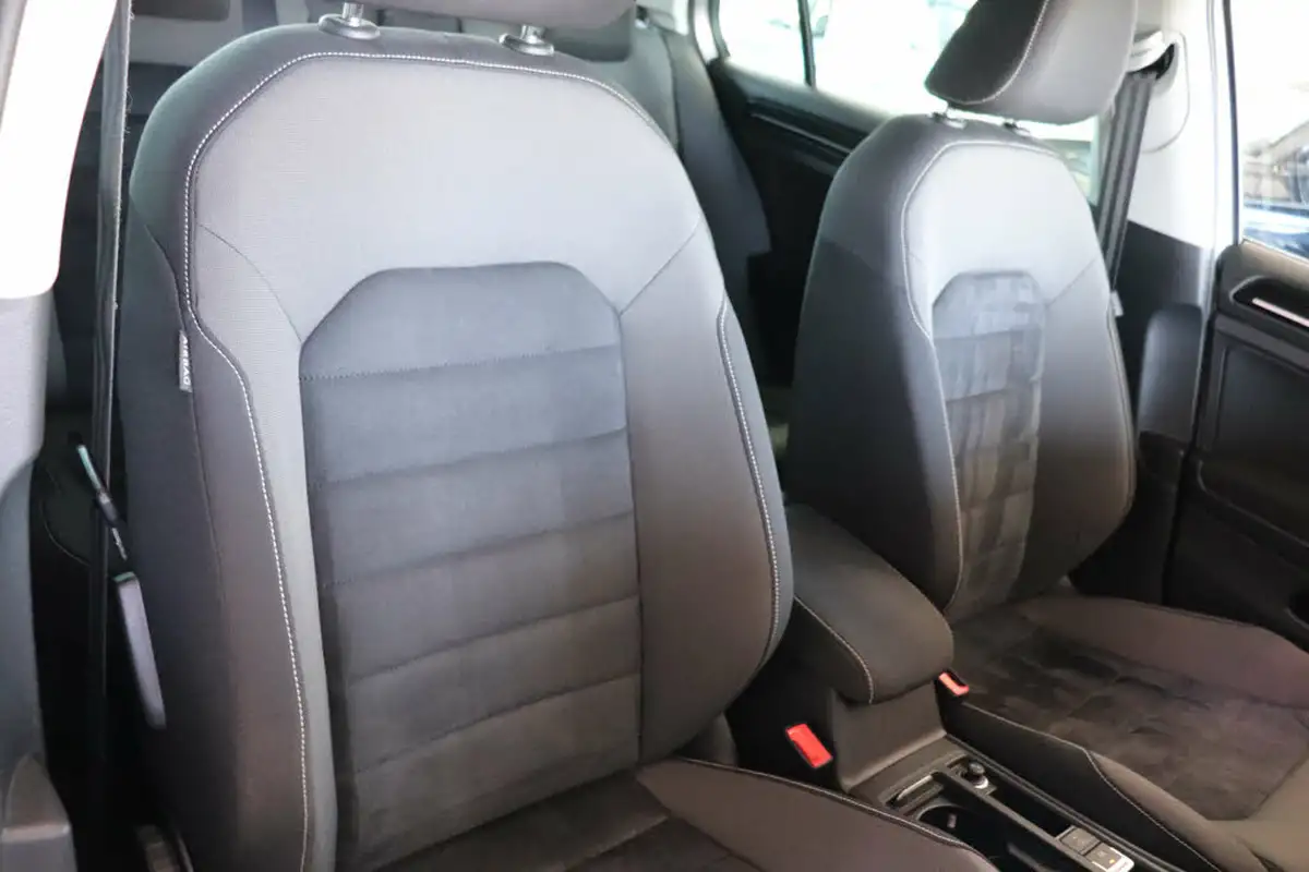 2014-volkswagen-golf-14-gt-tsi-140ps-act-hatchback-5d-1395cc-dsg-big-22