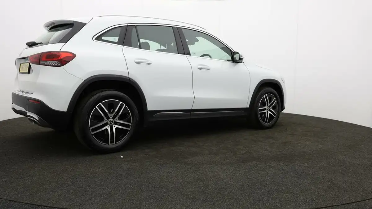 2021-mercedes-benz-gla-class-13-gla-200-sport-big-33