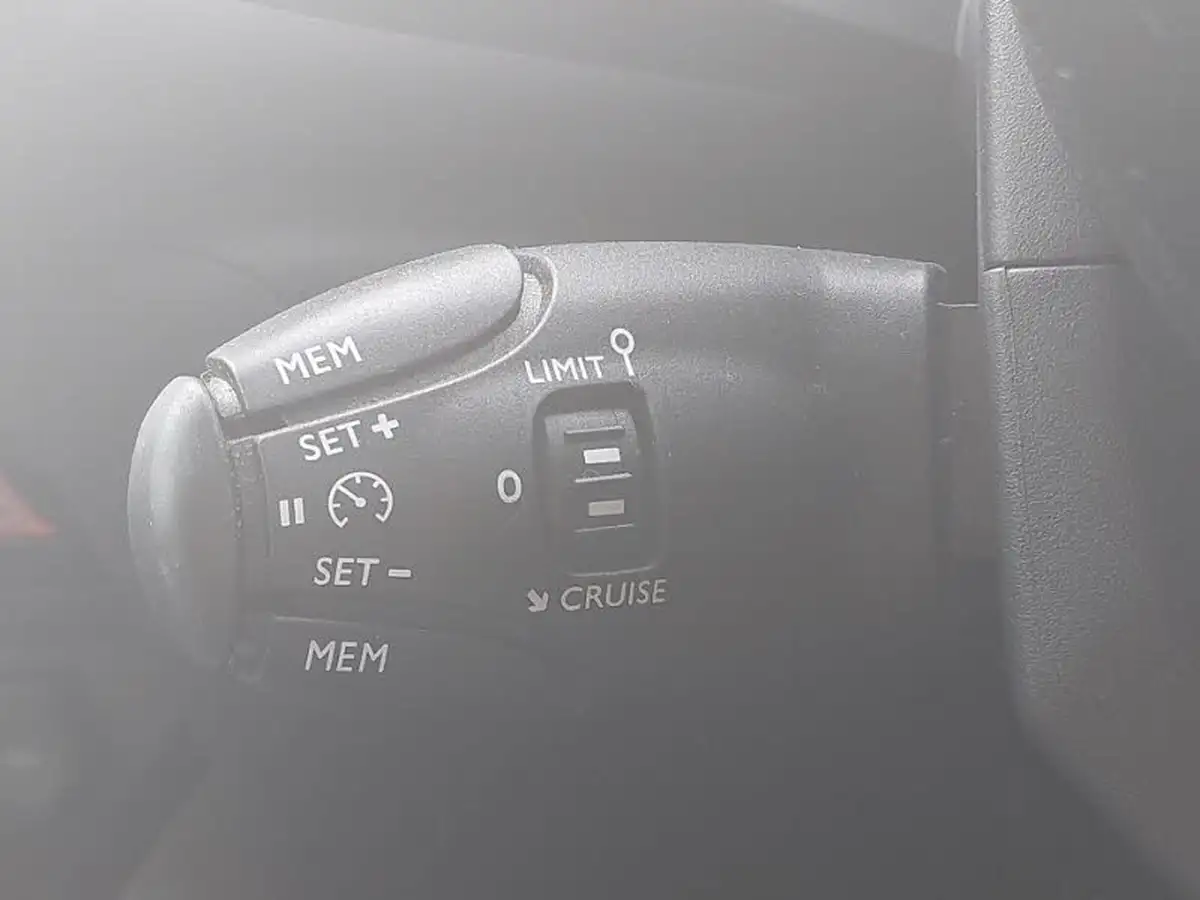 2019-citroen-c5-aircross-12-puretech-flair-big-11