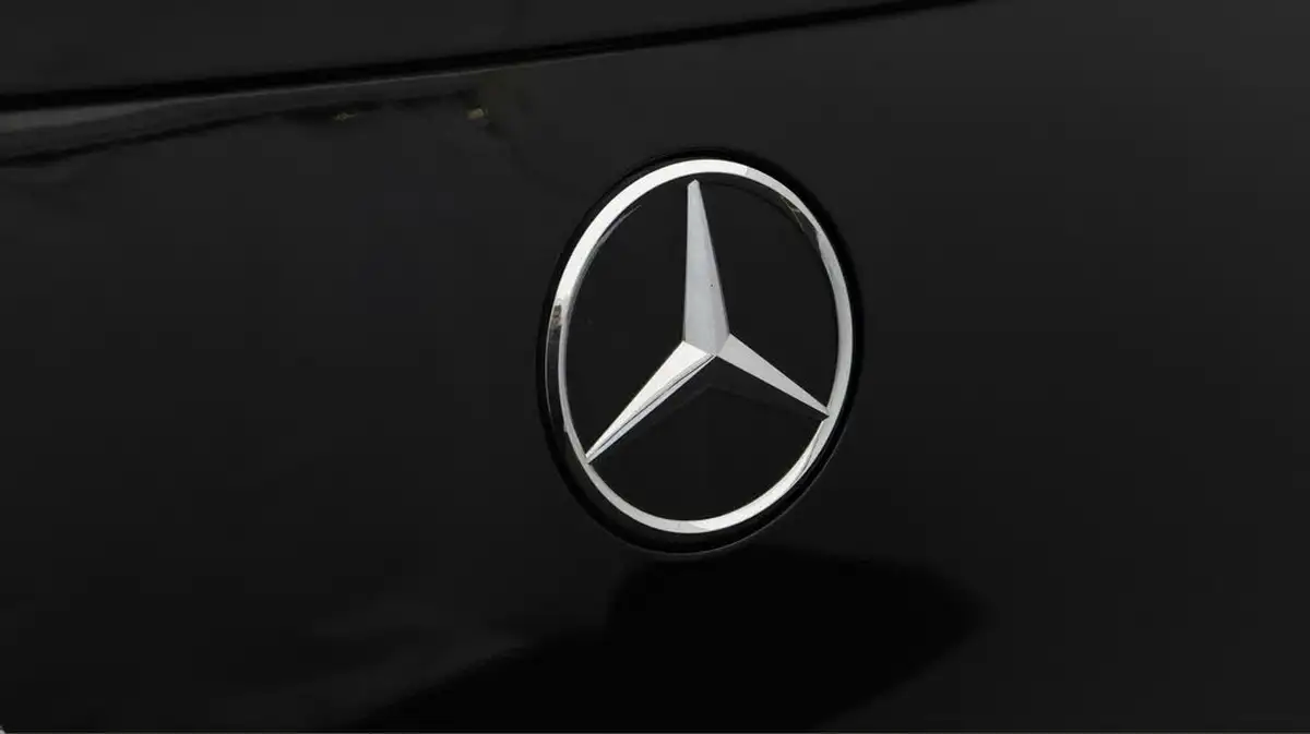 2021-mercedes-benz-glc-class-20-glc300-amg-line-258ps-coupe-4d-big-19